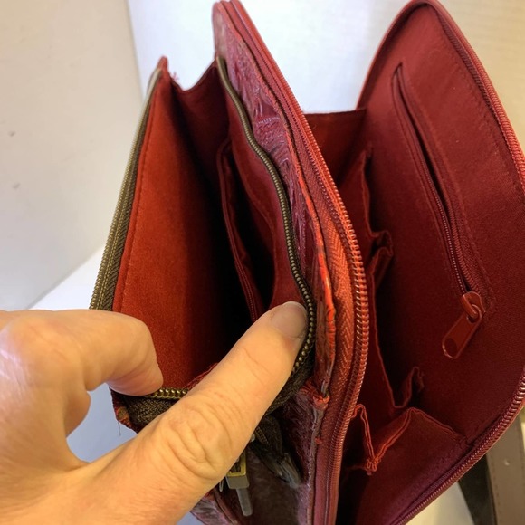 Relic crossbody bag - Picture 6 of 15